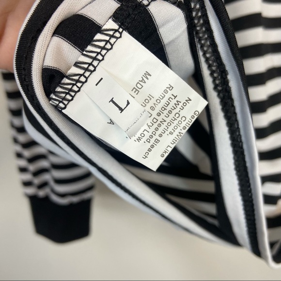 ❗️Striped Embroidered Heart Long Sleeve - Picture 6 of 9